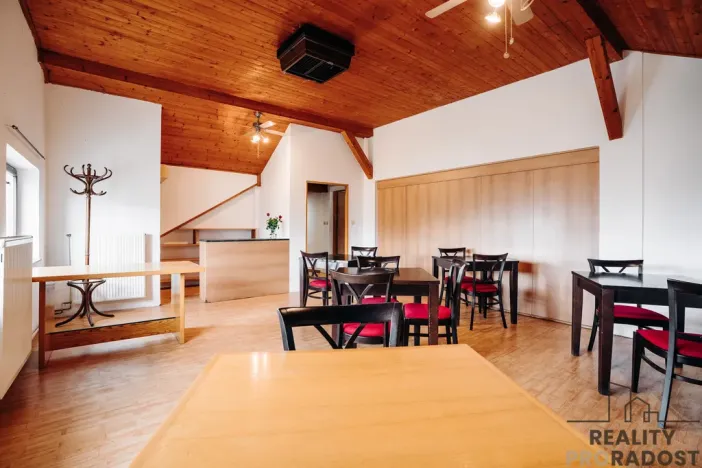 Prodej restaurace, Hodonín, Brandlova, 500 m2