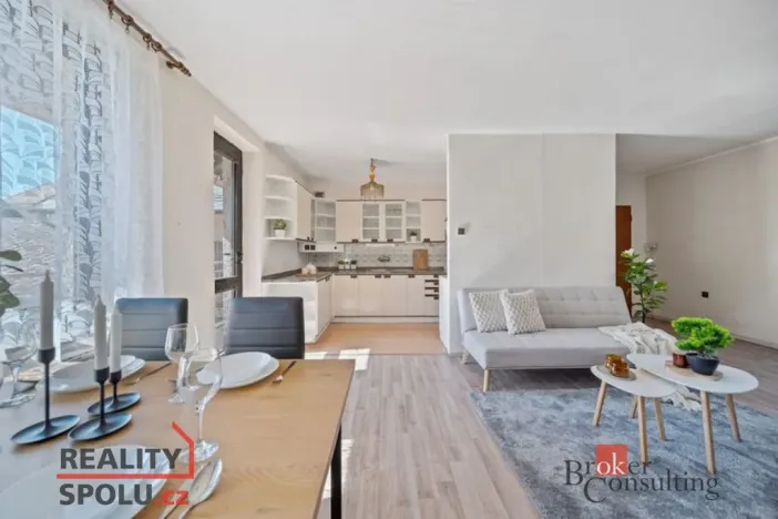 Prodej rodinného domu, Dubenec, 200 m2