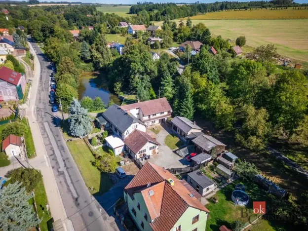 Prodej rodinného domu, Dubenec, 500 m2