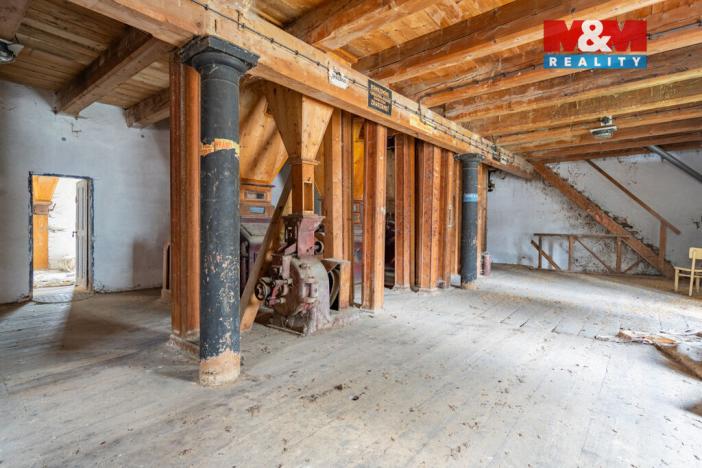 Prodej obchodního prostoru, Klatovy - Beňovy, 934 m2