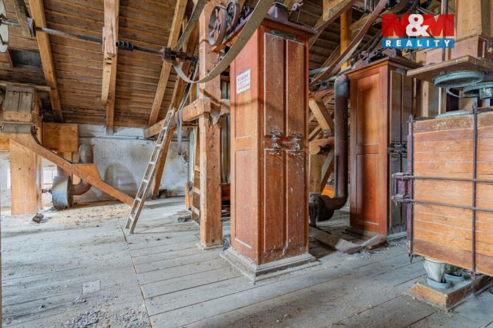 Prodej obchodního prostoru, Klatovy - Beňovy, 934 m2