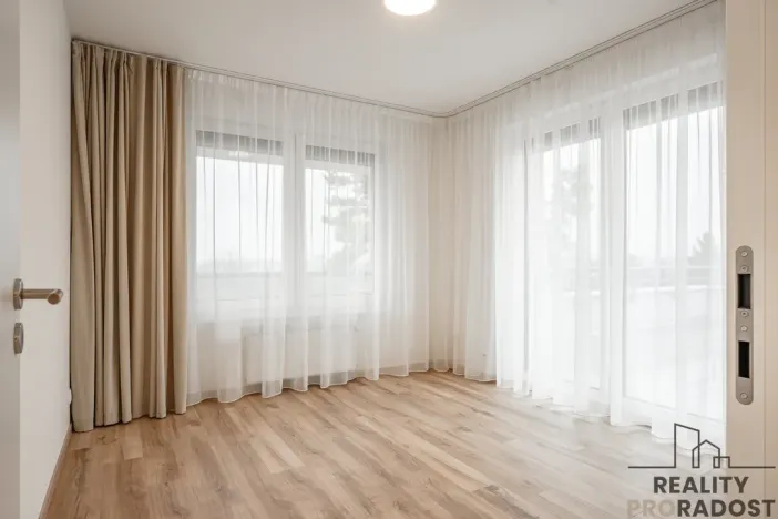 Pronájem bytu 3+kk, Praha - Záběhlice, Klapálkova, 220 m2