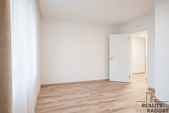 Pronájem bytu 3+kk, Praha - Záběhlice, Klapálkova, 220 m2