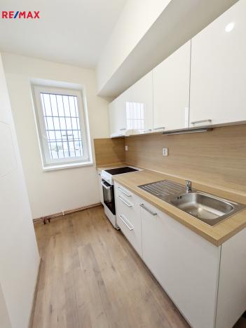 Pronájem bytu 2+kk, Havířov, Dlouhá třída, 44 m2