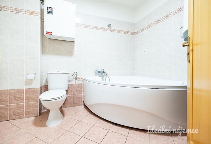 Pronájem bytu 4+kk, Praha - Vinoř, Labětínská, 116 m2