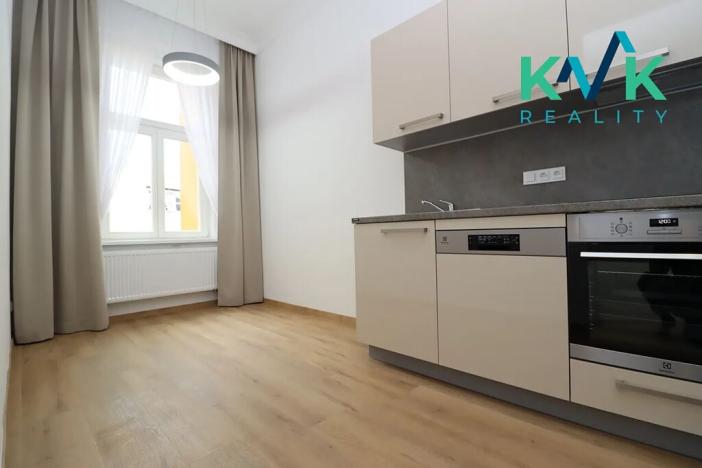 Pronájem bytu 2+1, Karlovy Vary, Svahová, 60 m2