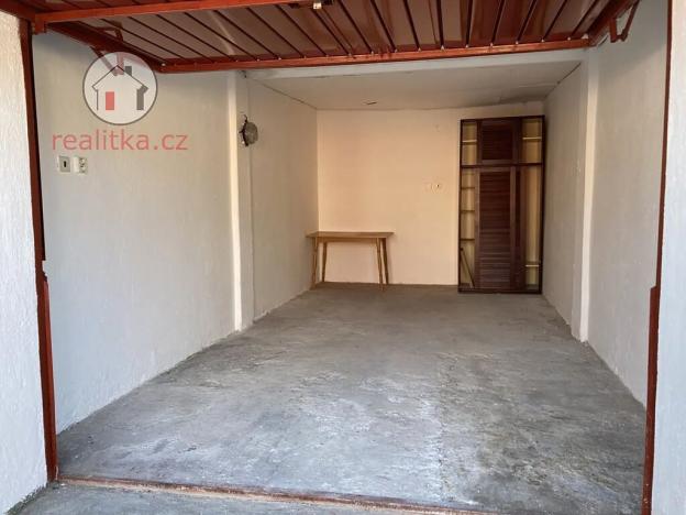 Pronájem garáže, Dvůr Králové nad Labem, Ve Strži, 18 m2