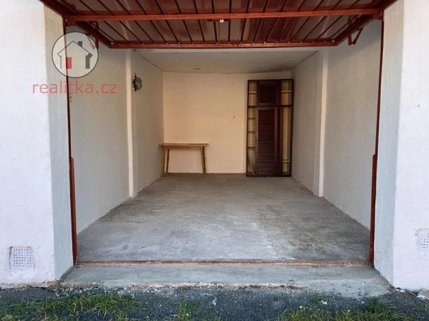 Pronájem garáže, Dvůr Králové nad Labem, Ve Strži, 18 m2