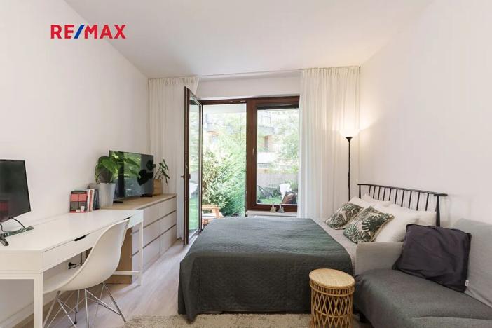Prodej bytu 1+kk, Praha - Smíchov, Jeřabinová, 26 m2