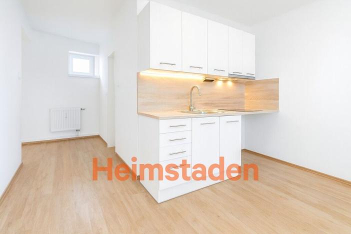 Pronájem bytu 1+kk, Havířov - Město, V Parku, 32 m2
