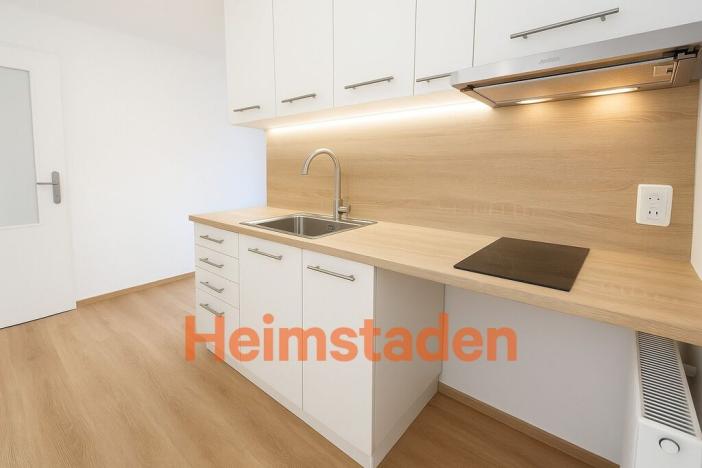 Pronájem bytu 1+kk, Havířov - Město, V Parku, 32 m2