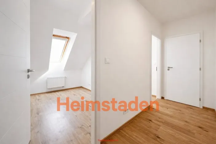 Pronájem bytu 2+kk, Ostrava - Poruba, náměstí Boženy Němcové, 47 m2