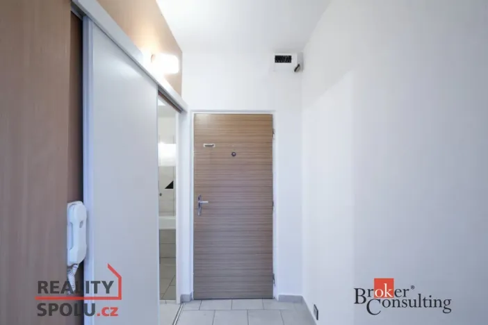 Pronájem bytu 2+kk, Děčín - Děčín VI-Letná, Školní, 35 m2