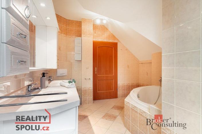 Prodej bytu 4+kk, Praha - Štěrboholy, Novoštěrboholská, 172 m2