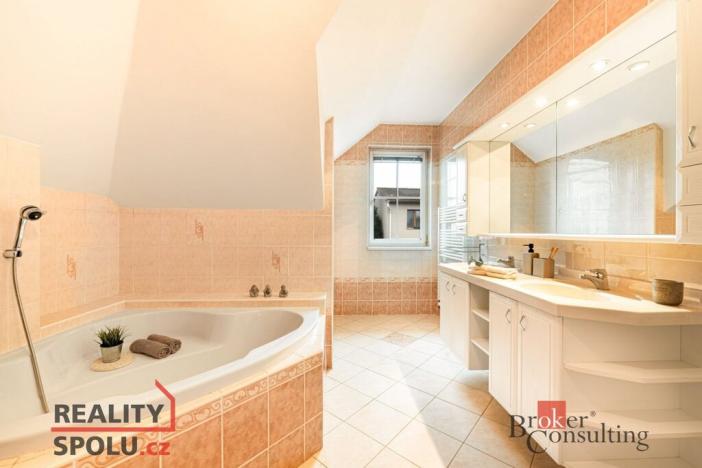 Prodej bytu 4+kk, Praha - Štěrboholy, Novoštěrboholská, 172 m2