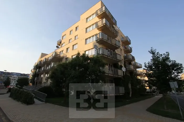 Pronájem garážového stání, Praha - Hostivař, Rižská, 15 m2