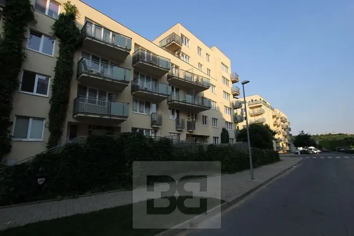 Pronájem garážového stání, Praha - Hostivař, Rižská, 15 m2