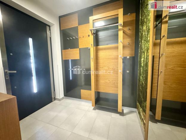 Pronájem rodinného domu, Králův Dvůr, Nad Máchovnou, 192 m2