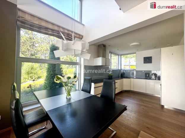 Pronájem rodinného domu, Králův Dvůr, Nad Máchovnou, 192 m2