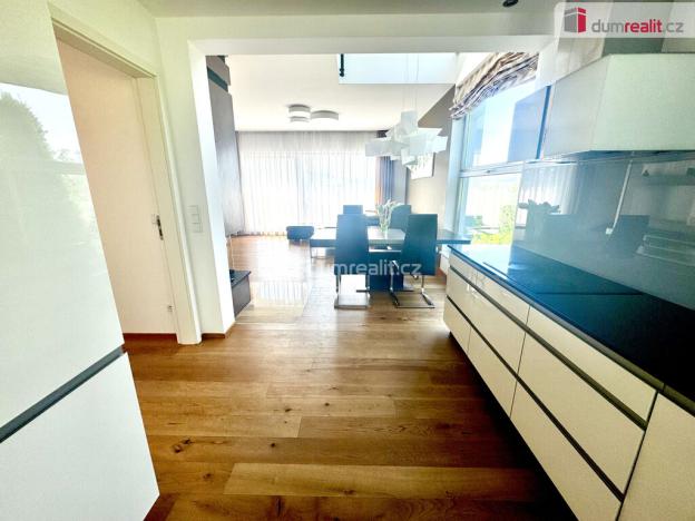 Pronájem rodinného domu, Králův Dvůr, Nad Máchovnou, 192 m2