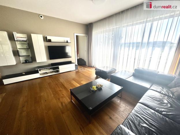 Pronájem rodinného domu, Králův Dvůr, Nad Máchovnou, 192 m2