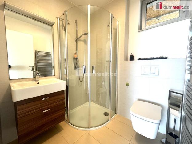 Pronájem rodinného domu, Králův Dvůr, Nad Máchovnou, 192 m2