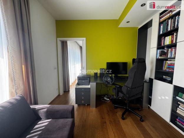 Pronájem rodinného domu, Králův Dvůr, Nad Máchovnou, 192 m2