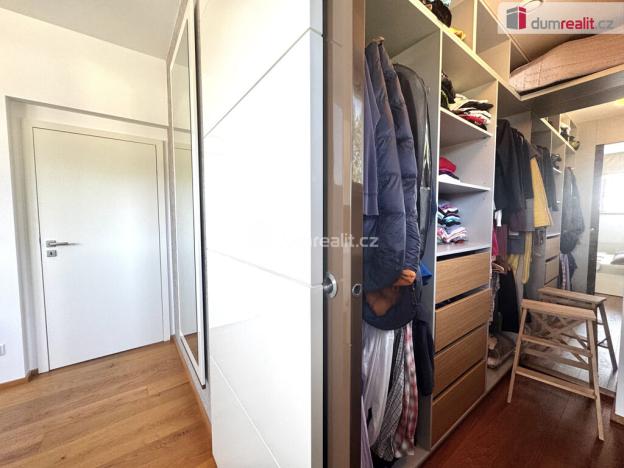 Pronájem rodinného domu, Králův Dvůr, Nad Máchovnou, 192 m2