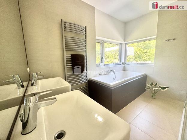 Pronájem rodinného domu, Králův Dvůr, Nad Máchovnou, 192 m2