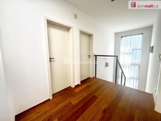 Pronájem rodinného domu, Králův Dvůr, Nad Máchovnou, 192 m2