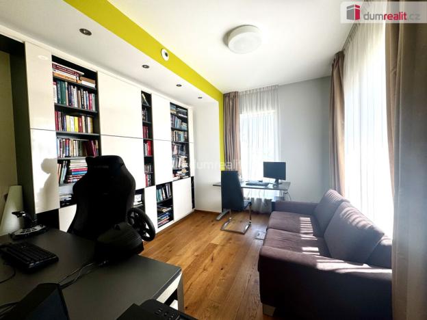 Pronájem rodinného domu, Králův Dvůr, Nad Máchovnou, 192 m2