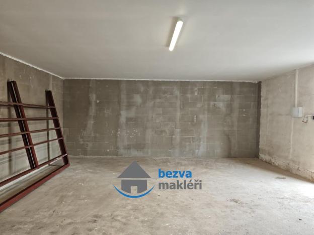 Pronájem skladu, Skuteč, Zvěřinova, 60 m2