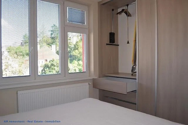 Pronájem bytu 2+kk, Praha - Podolí, Levá, 42 m2