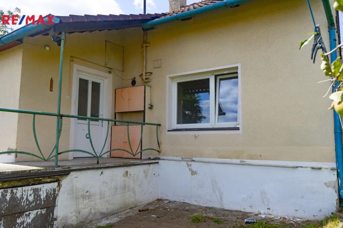 Prodej rodinného domu, Týnec nad Labem, Husova, 68 m2