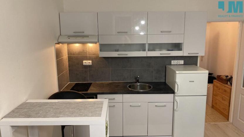 Pronájem bytu 1+kk, Jihlava, Telečská, 27 m2