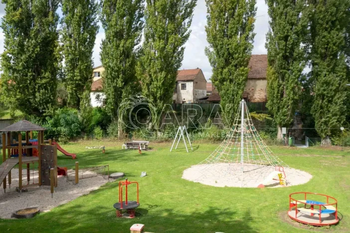 Prodej rodinného domu, Zápy, 200 m2