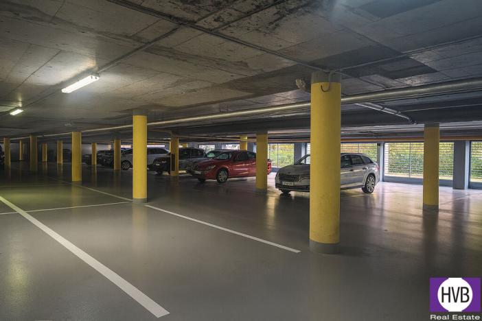 Prodej garážového stání, Praha, Na Harfě, 13 m2