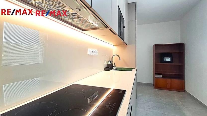 Pronájem bytu 3+1, Praha - Košíře, Plzeňská, 76 m2