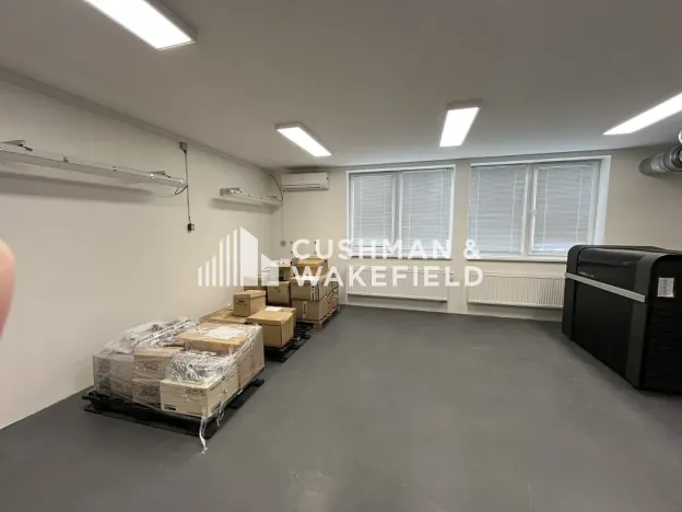 Prodej výrobních prostor, Ondřejov, Družstevní, 2800 m2