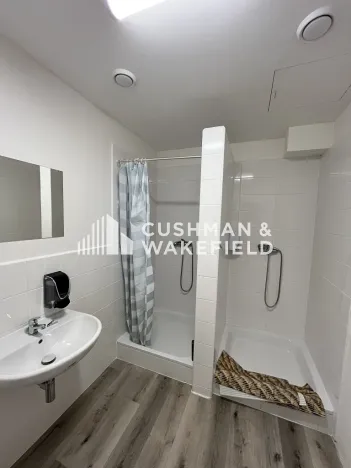 Prodej výrobních prostor, Ondřejov, Družstevní, 2800 m2