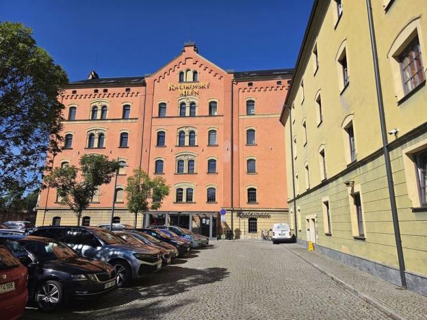 Pronájem kanceláře, Plzeň, Radčická, 275 m2