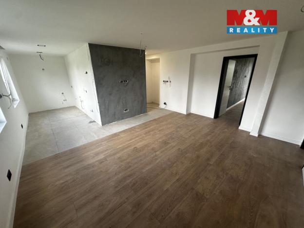 Prodej bytu 3+kk, Dvory, 95 m2