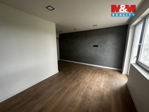 Prodej bytu 3+kk, Dvory, 95 m2