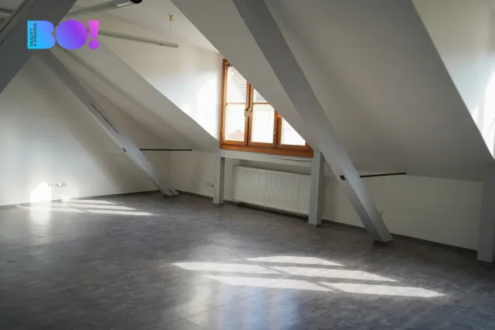 Pronájem kanceláře, Praha, Zubatého, 120 m2