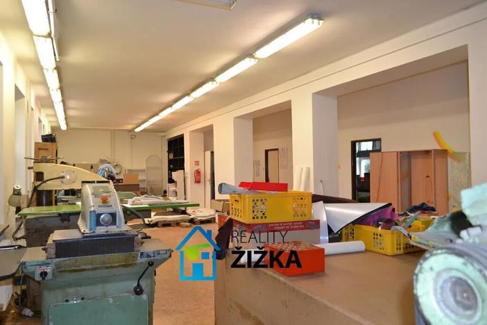 Pronájem výrobních prostor, Hrušovany u Brna, U Výzkumu, 200 m2