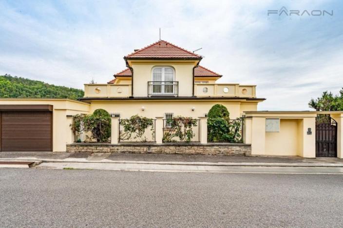 Pronájem vily, Černošice, 165 m2