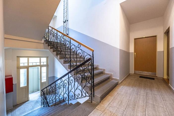 Prodej bytu 2+kk, Praha, Lucemburská, 51 m2