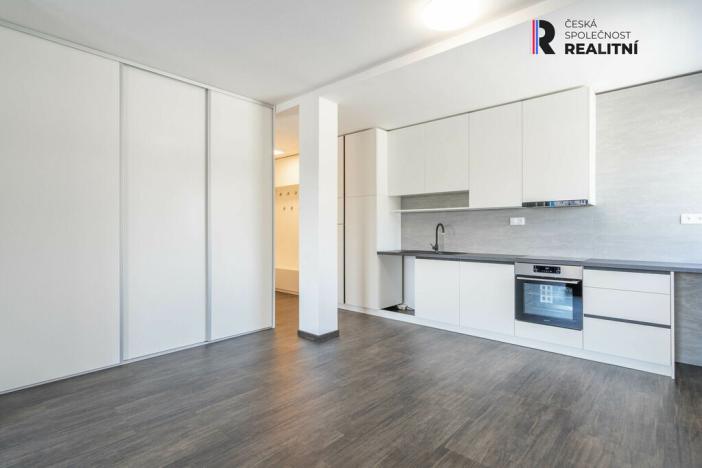 Pronájem bytu 2+kk, Zlín, Lorencova, 55 m2