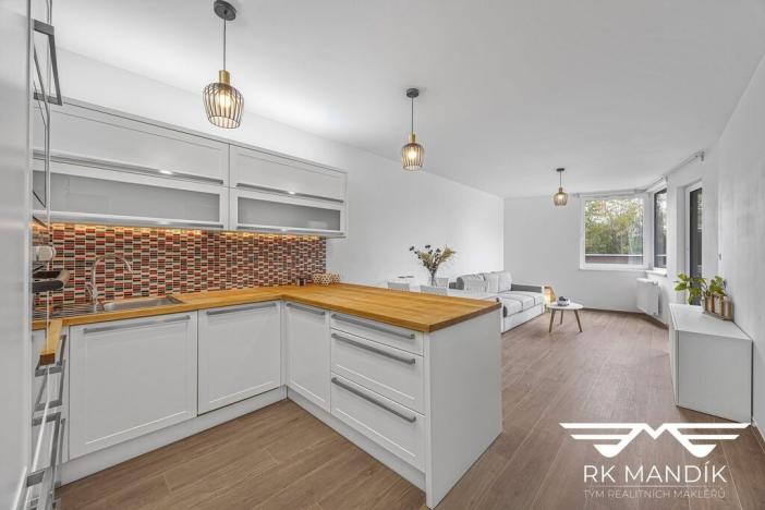 Pronájem bytu 2+kk, Praha - Prosek, Kytlická, 53 m2
