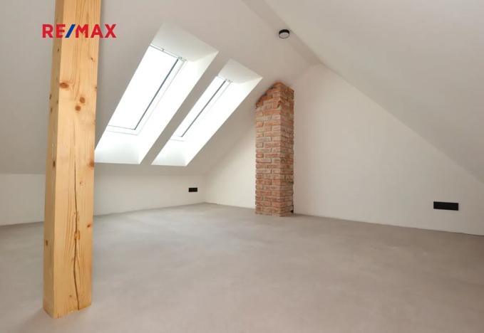 Pronájem atypického bytu, Plzeň, Slovanská, 73 m2